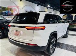 جیپ گراند شیرۆکی